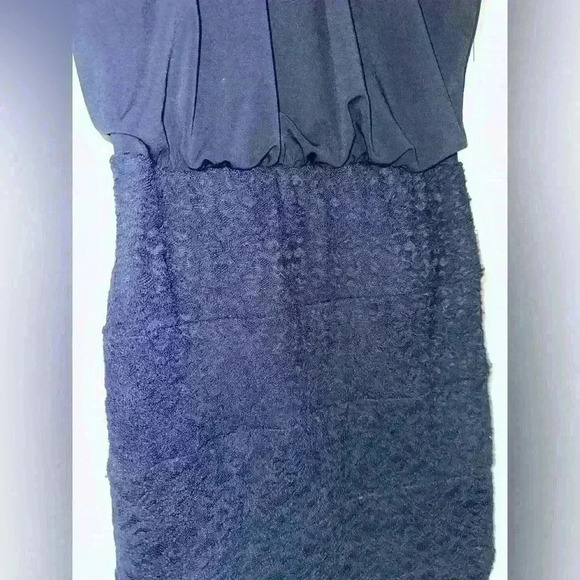 Flattering Navy Body con Dress Size 8 - Picture 2 of 6
